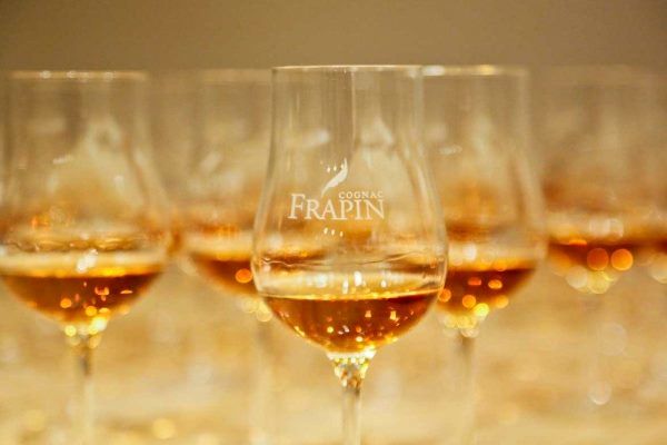 Коньяк Фрапен (Frapin): опис і характеристики напоїв витримки VSOP, VS, XO та інших видів за ціною в магазинах